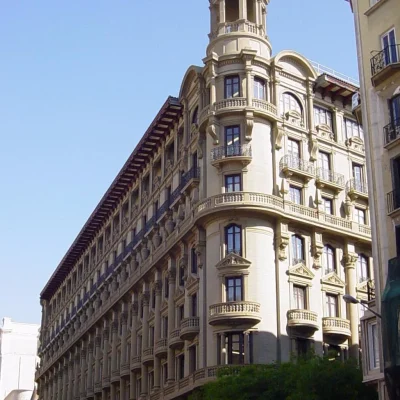Repair of cleaning, protection and consolidation pathologies of the façade of the courthouse via Laietana 8-10,