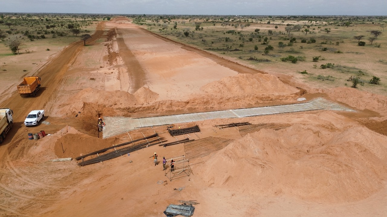  AMO DES TRAVAUX DE CONSTRUCTION DE L’AUTOROUTE SBIKHA – JELMA  
									   </a>